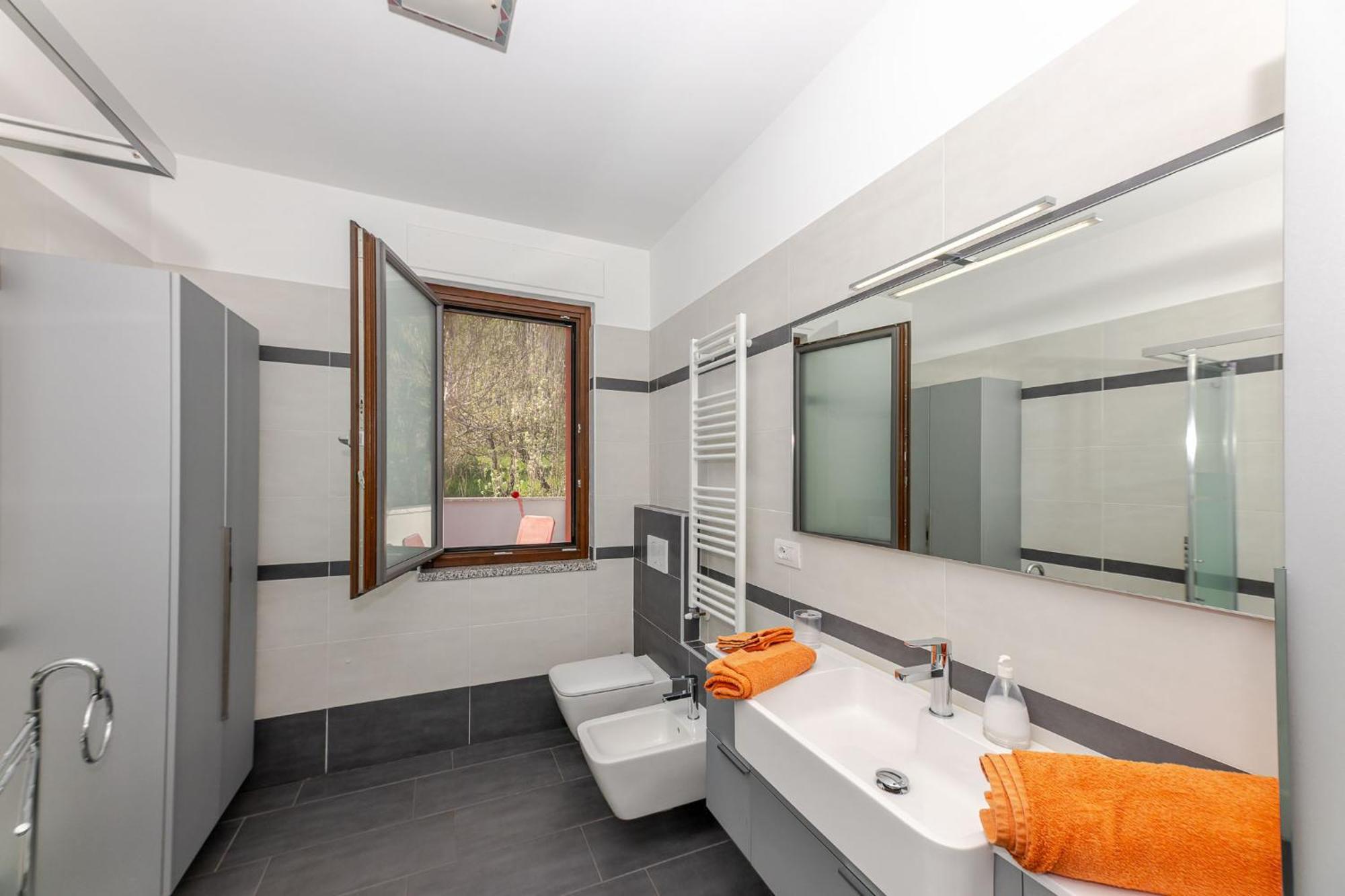 Casa Elena - Bella Vista Lago Germignaga Bagian luar foto